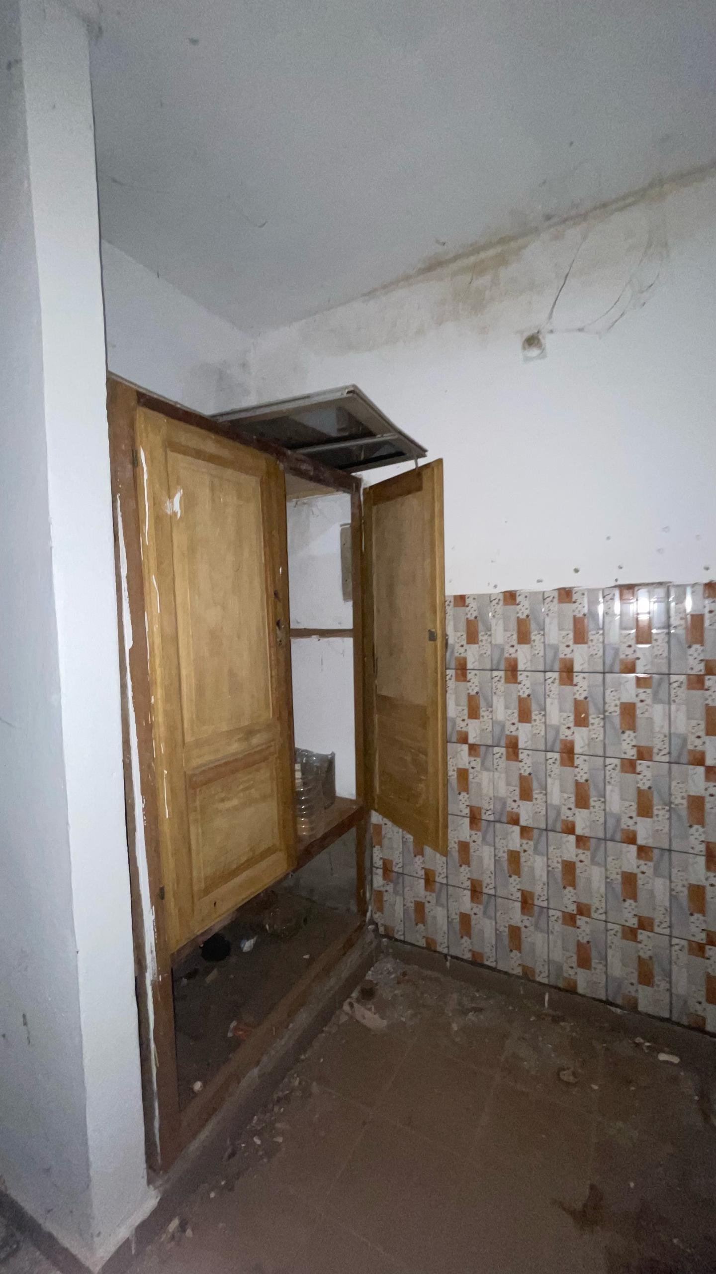 Studio moderne à louer, Fougerole, Yaoundé 