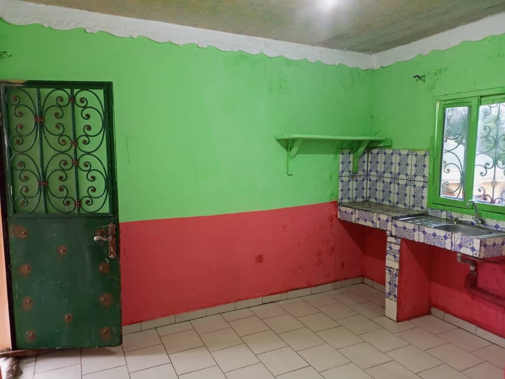 Chambre moderne à louer, Biyem assi, Yaoundé 