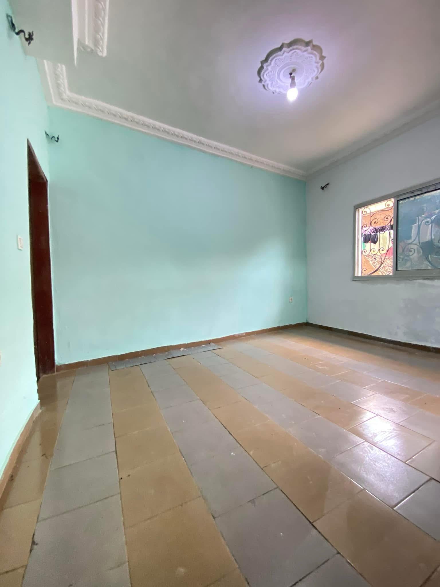 Studio moderne à louer, Biyem Assi, Yaoundé 