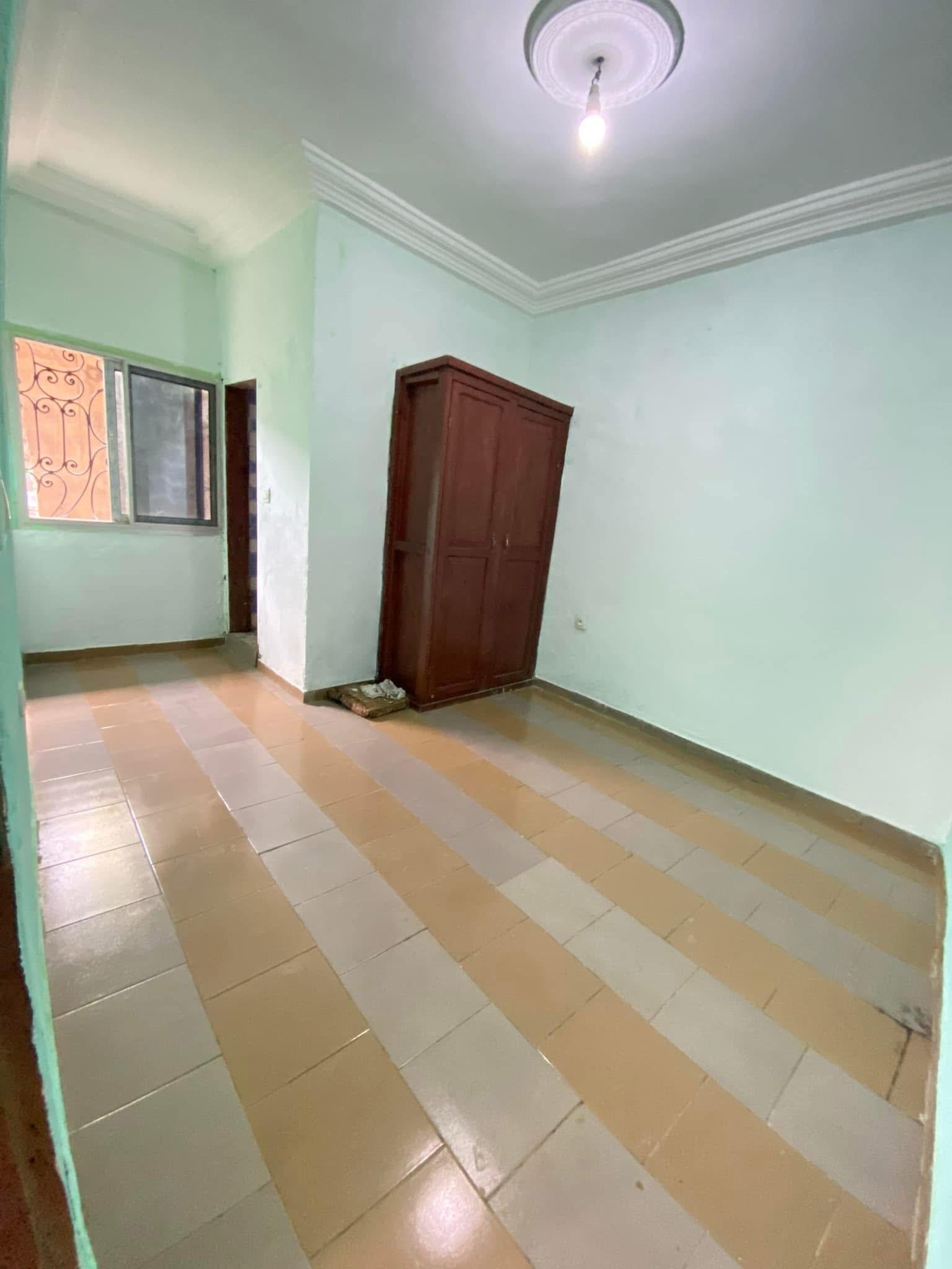 Studio moderne à louer, Biyem Assi, Yaoundé 