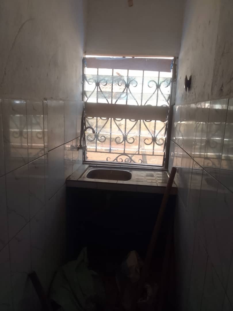 Studio à louer,  Biyem assi, Yaoundé 