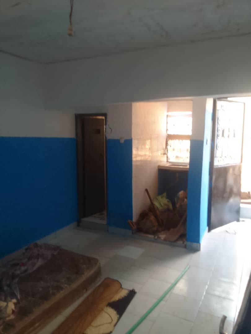 Studio à louer,  Biyem assi, Yaoundé 