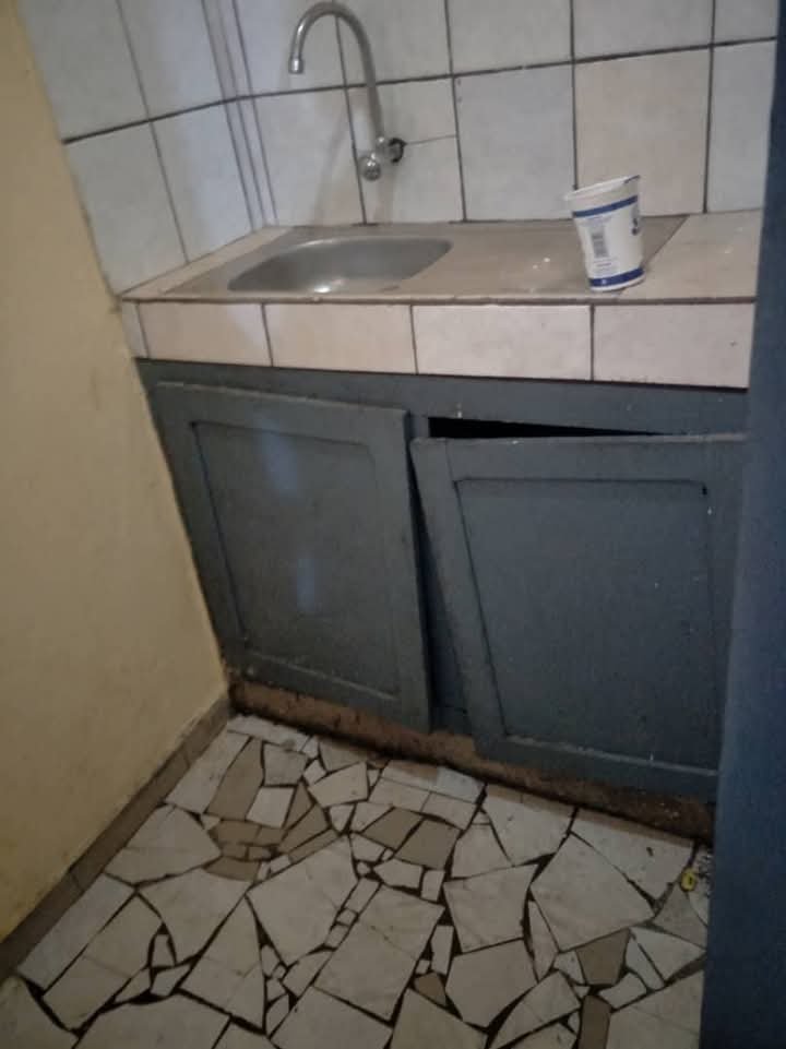 Studio à louer, Biyem assi, Yaoundé  