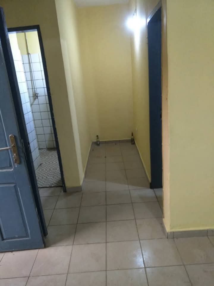 Studio à louer, Biyem assi, Yaoundé  