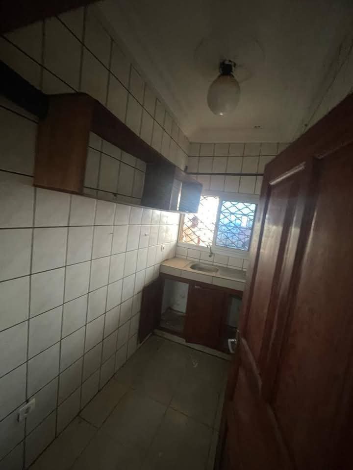 Studio moderne à louer à Biyem assi, Yaoundé 