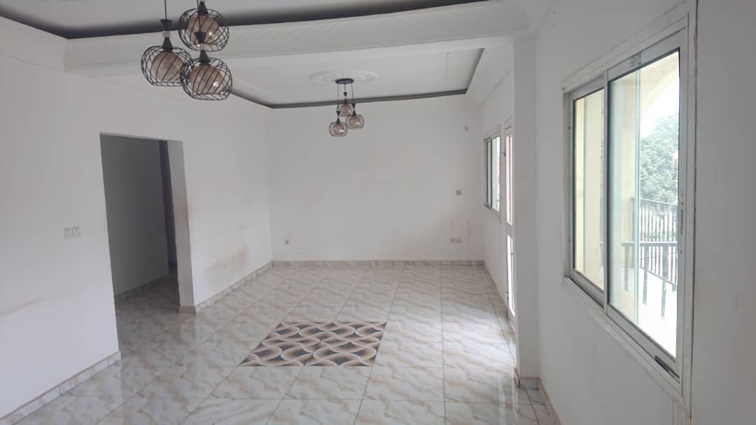 Appartement à louer, Santa barbara, Yaoundé 