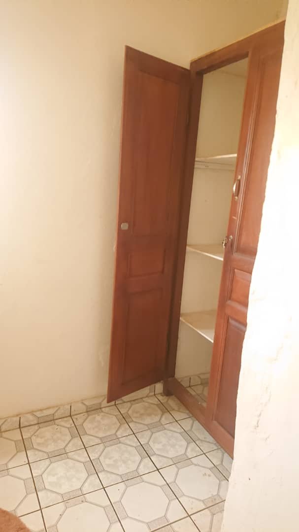 Studio meublé à louer, Santa Barbara, Yaoundé 