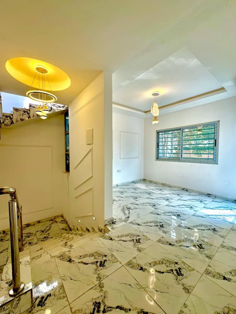 Duplex neuf à vendre, Bastos, Yaoundé 
