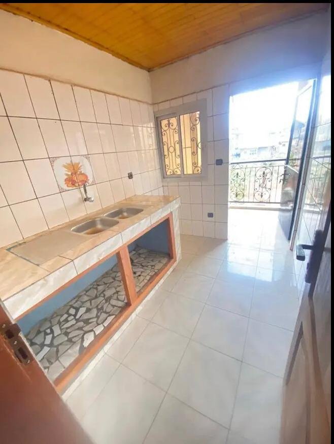 Studio moderne à louer, Olembe, Yaoundé 