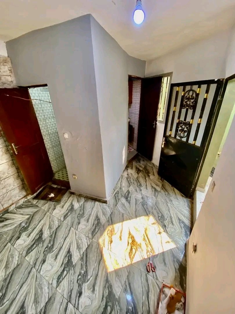 Chambre moderne à louer, Biyem Assi Jouvence, Yaoundé 