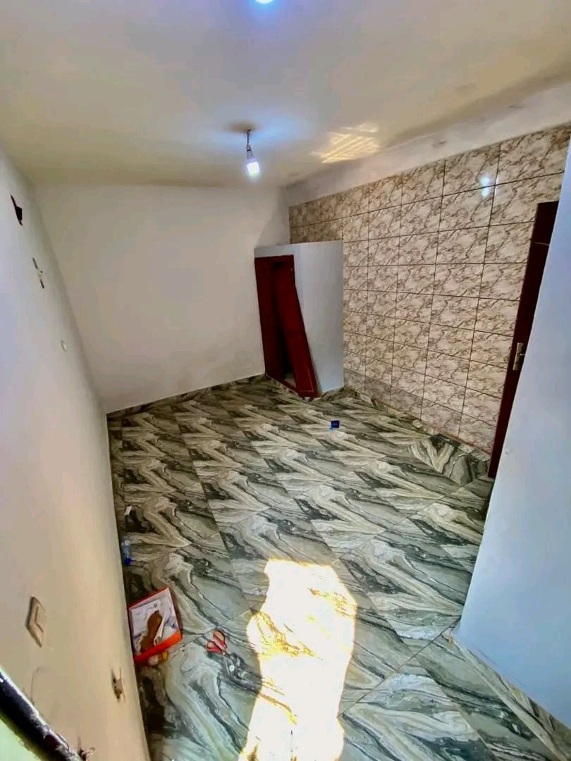 Chambre moderne à louer, Biyem Assi Jouvence, Yaoundé 
