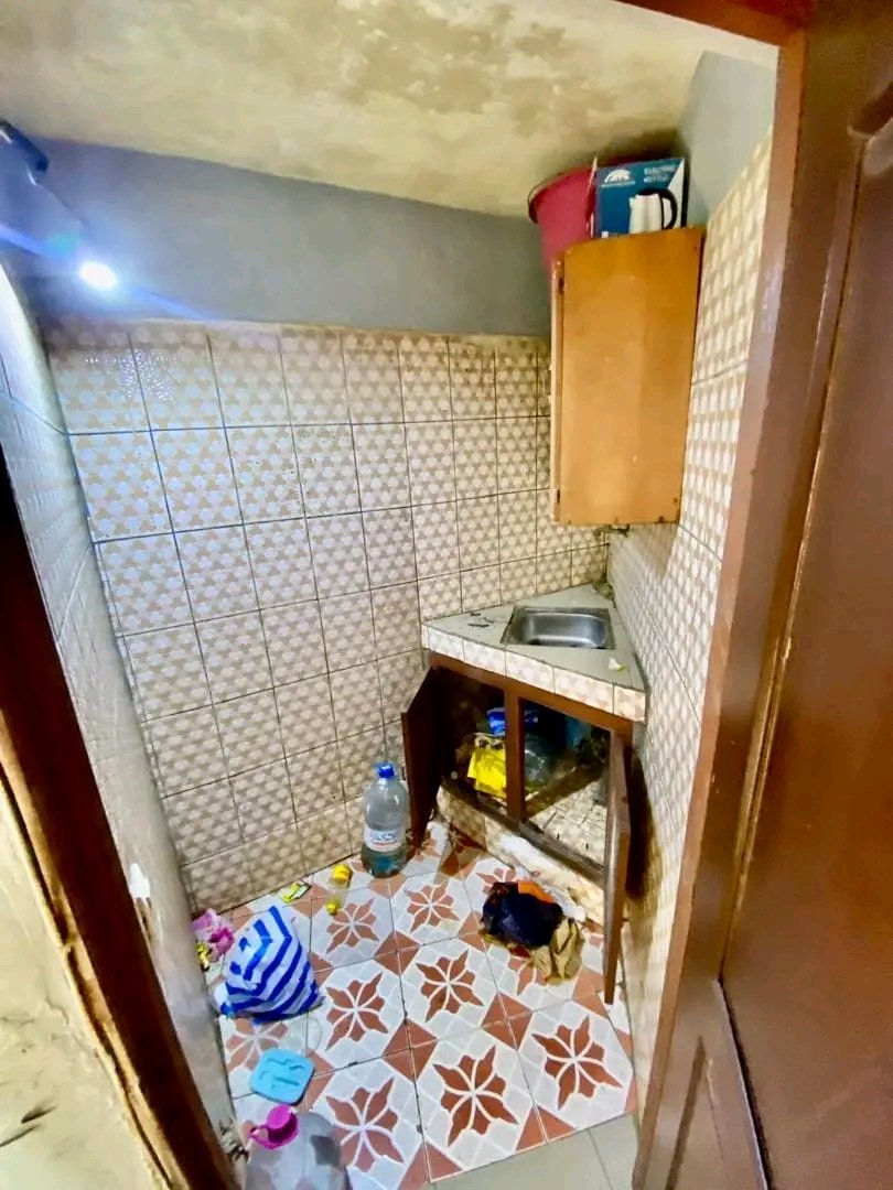 Chambre moderne à louer, Biyem Assi Jouvence, Yaoundé 
