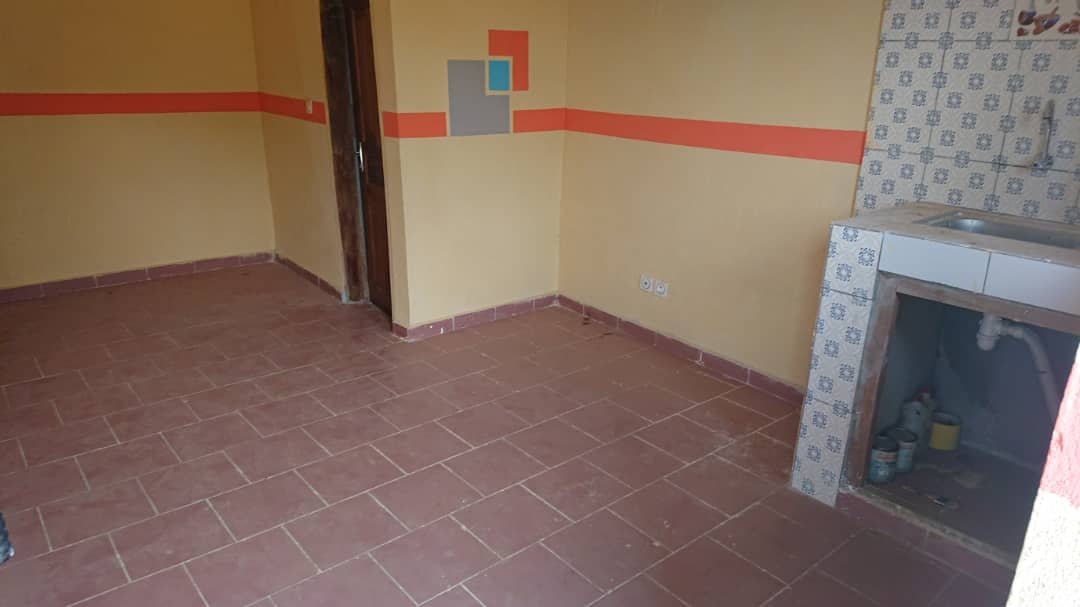 Chambre moderne à louer, Nkolbisson, Yaoundé 