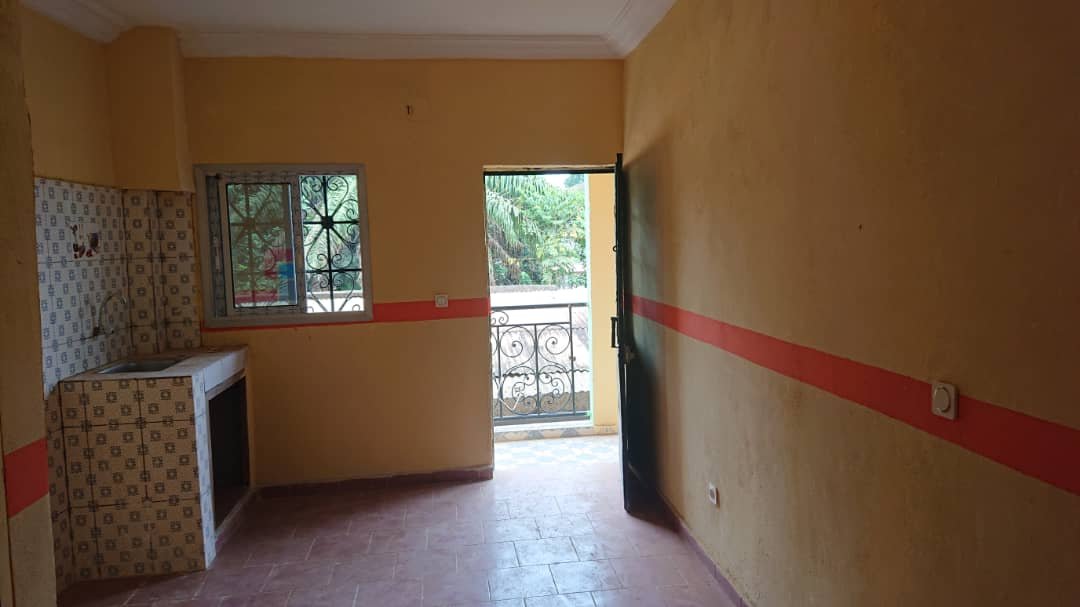 Chambre moderne à louer, Nkolbisson, Yaoundé 