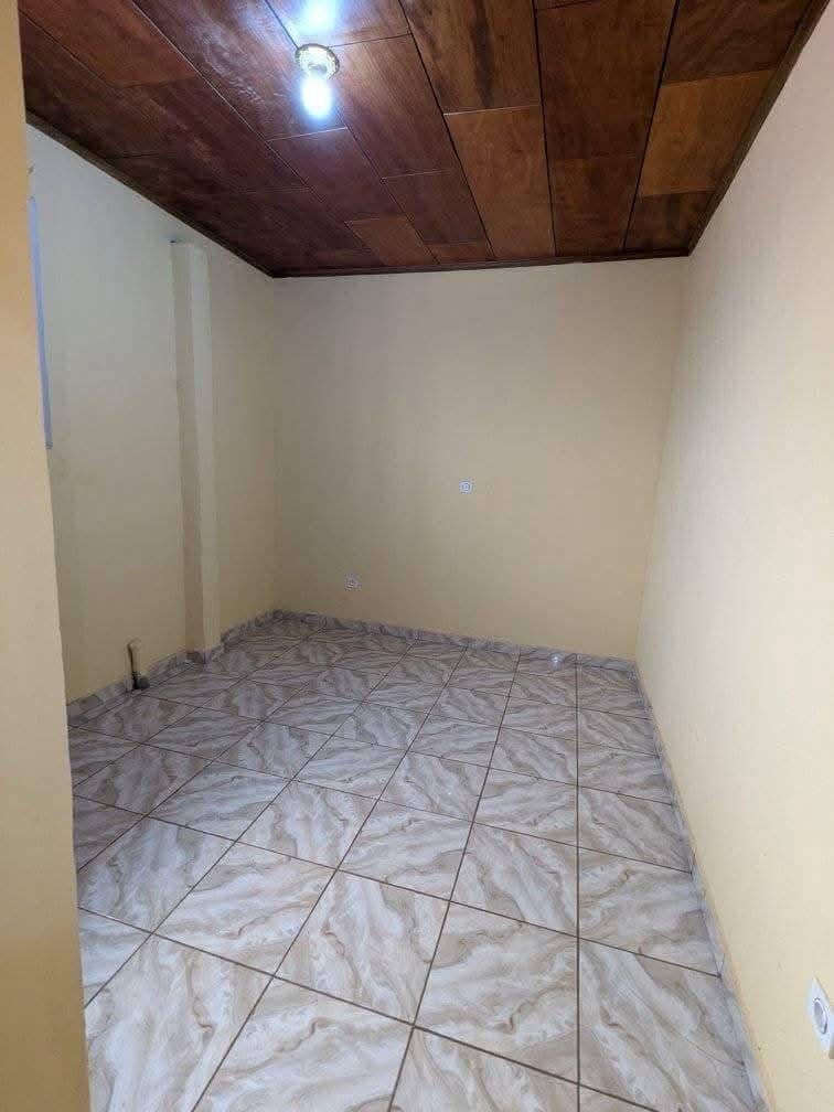 Appartement à louer, Fougerole, Yaoundé  