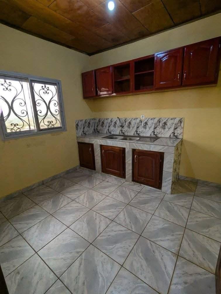 Appartement à louer, Fougerole, Yaoundé  