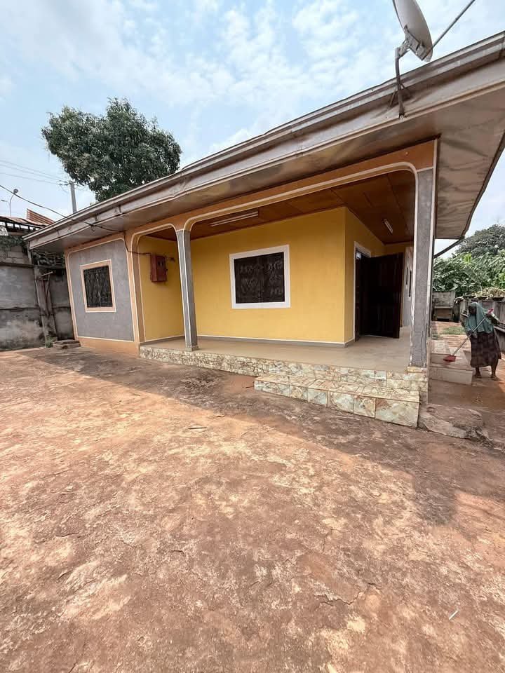 Villa à louer, Fougerole, Yaoundé 