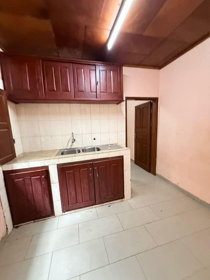Villa à louer, Fougerole, Yaoundé 
