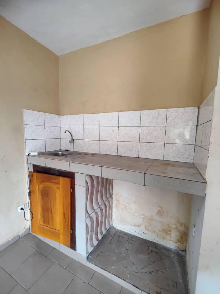 Chambre moderne à louer, Messassi, Yaoundé 