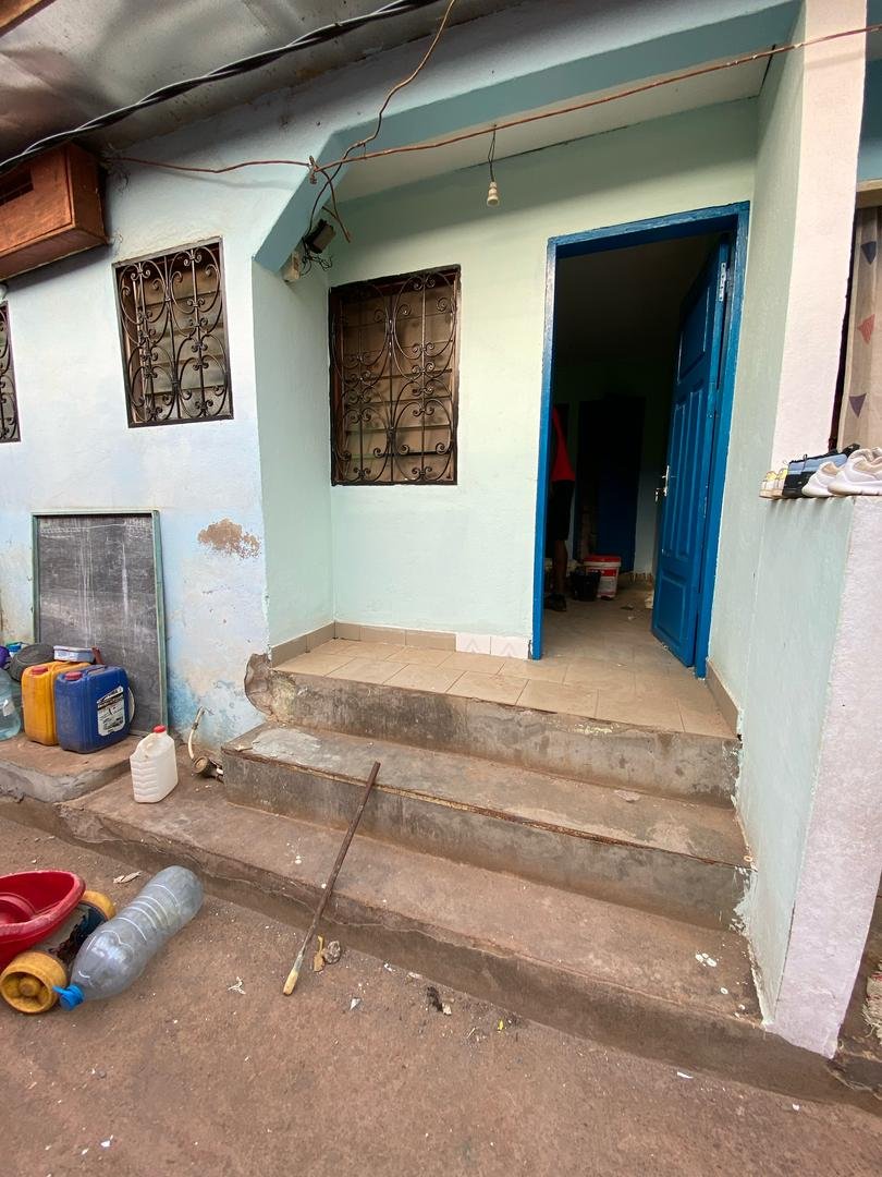 studio à louer, Tongolo, Yaoundé  