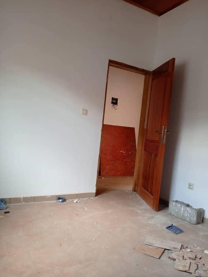 Studio à louer, Manguier, Yaoundé 