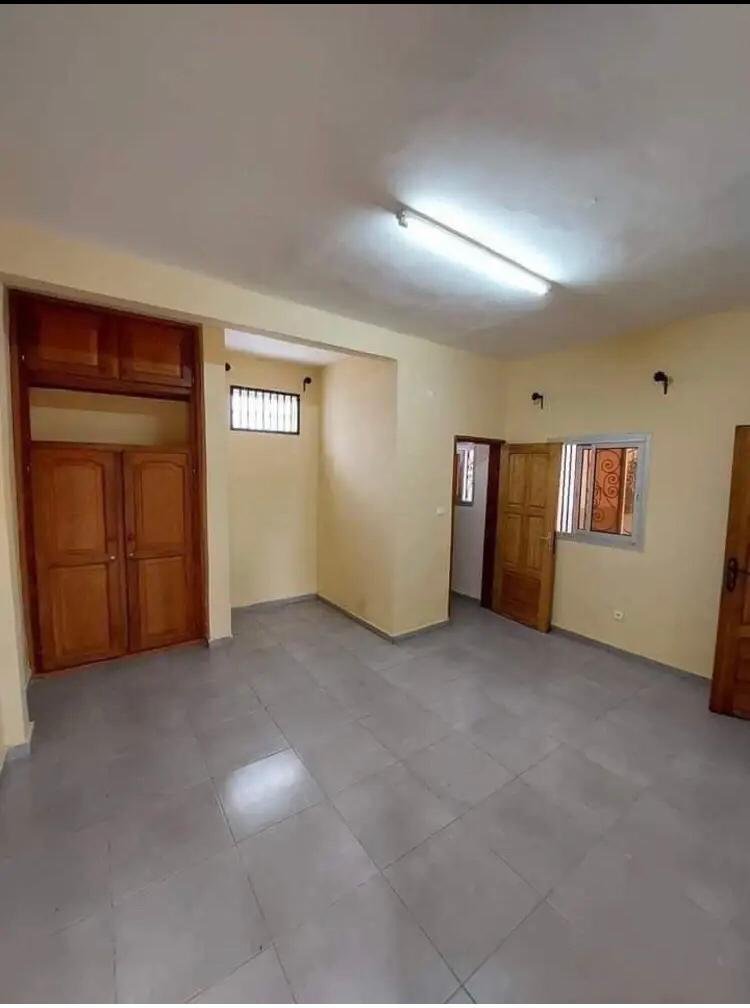 Chambre moderne à louer, Titi garage, Yaoundé 