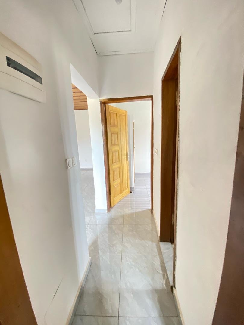 Appartement à louer, Efoulan, Yaoundé