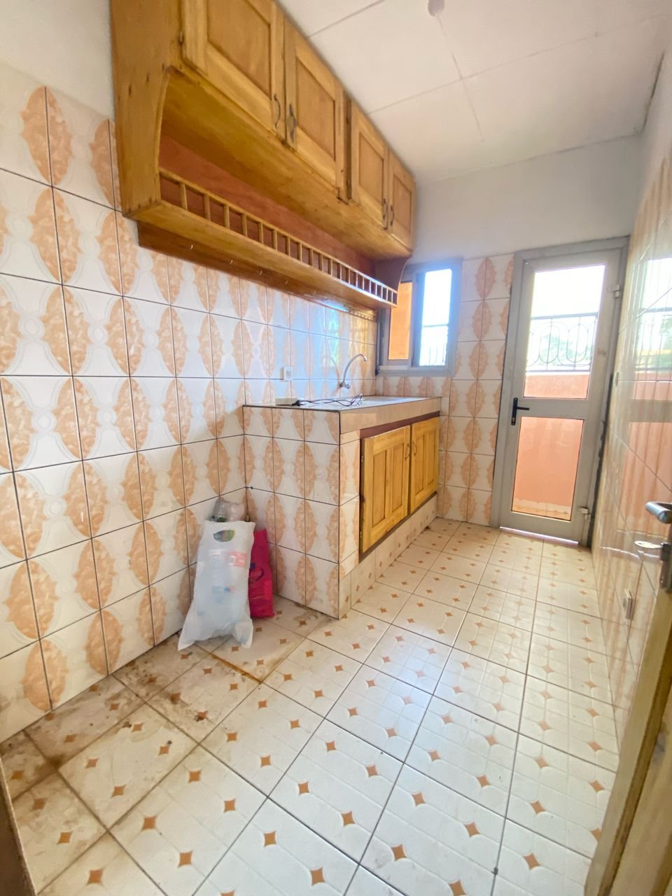 Appartement à louer, Efoulan, Yaoundé