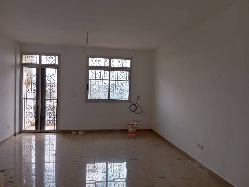 Appartement à louer, Santa Barbara, Yaoundé  