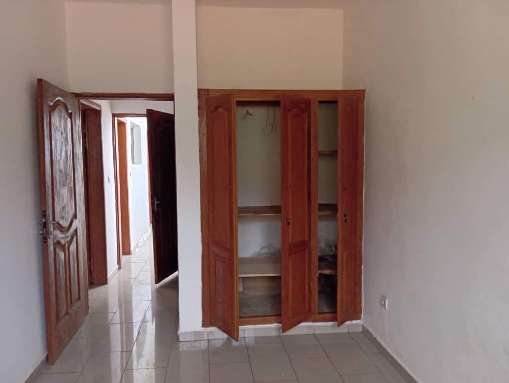 Appartement à louer, Santa Barbara, Yaoundé  