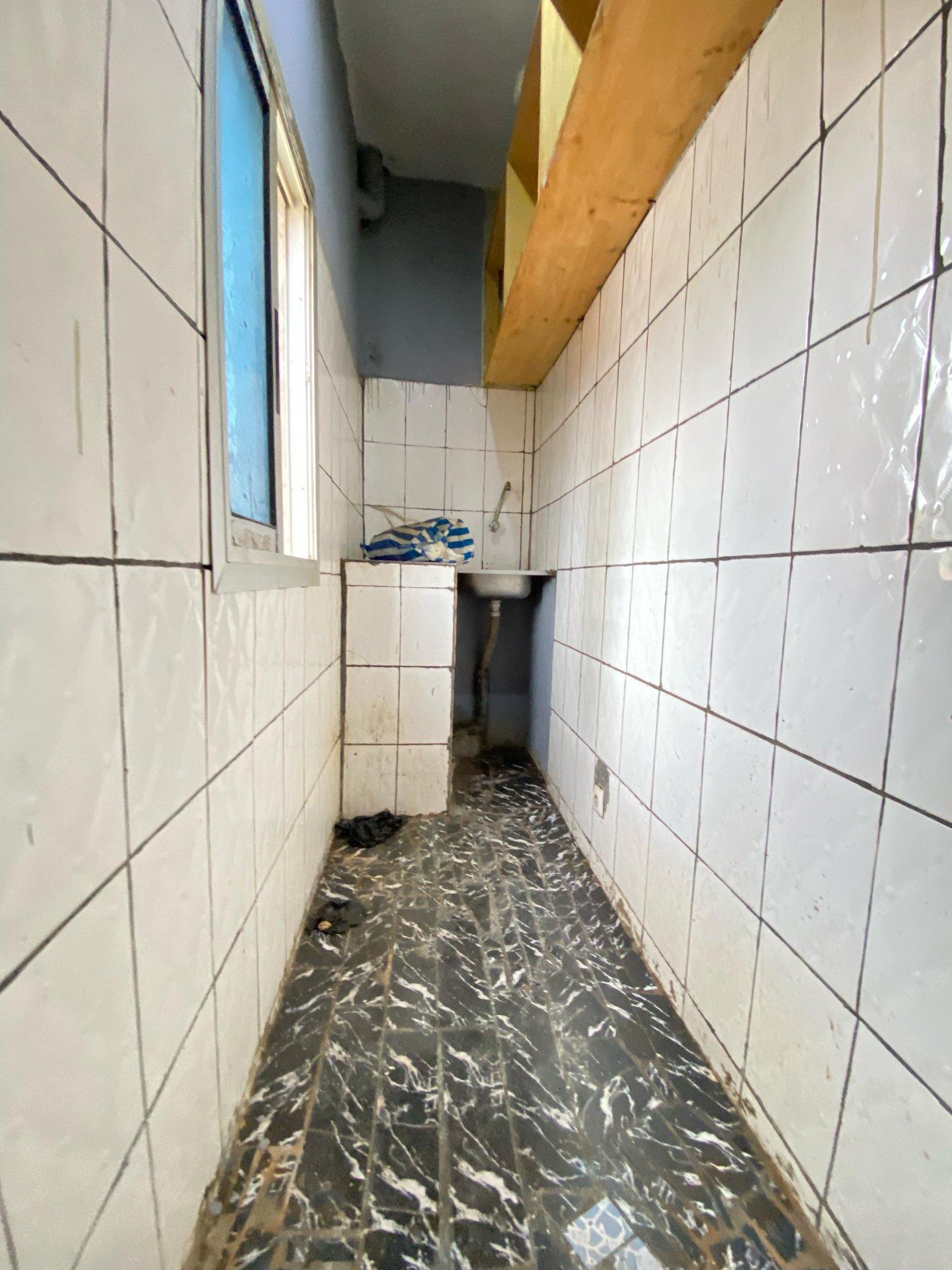 Studio moderne à louer, Efoulan, Yaoundé 