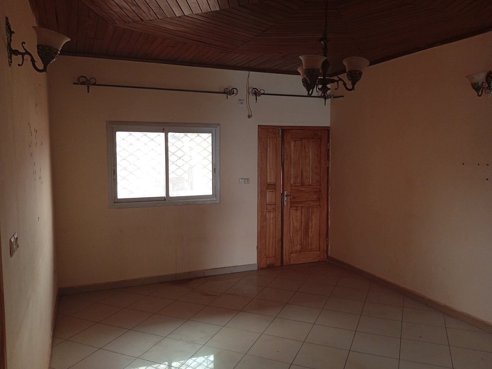 Superbe Appartement de 2 Chambres à Louer à Essomba, Yaoundé 