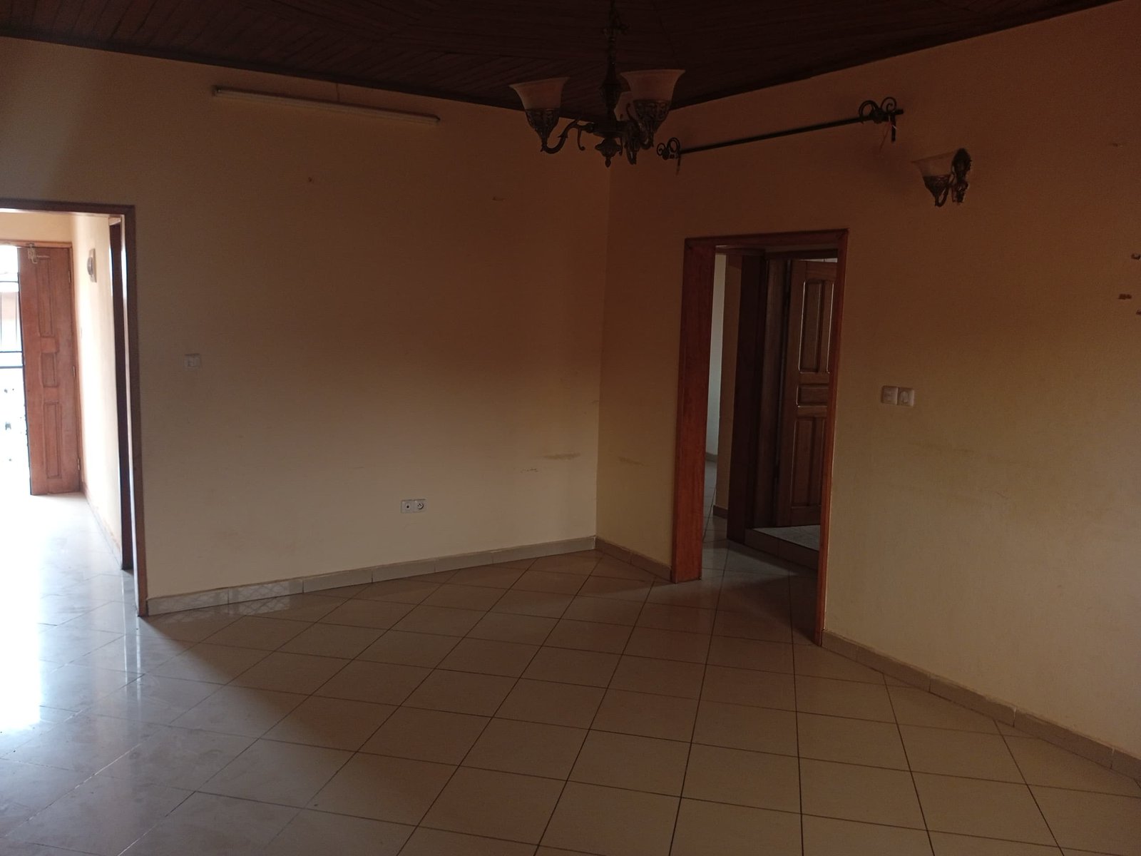 Superbe Appartement de 2 Chambres à Louer à Essomba, Yaoundé 
