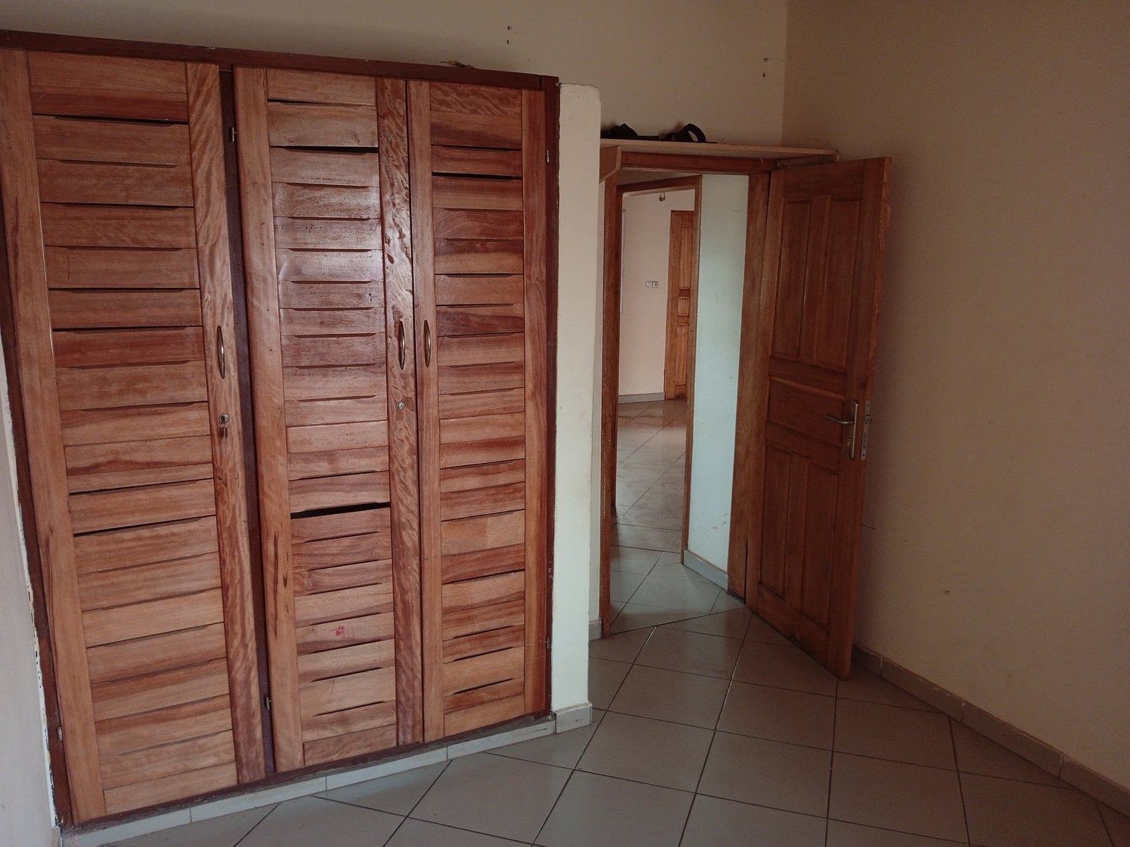 Superbe Appartement de 2 Chambres à Louer à Essomba, Yaoundé 