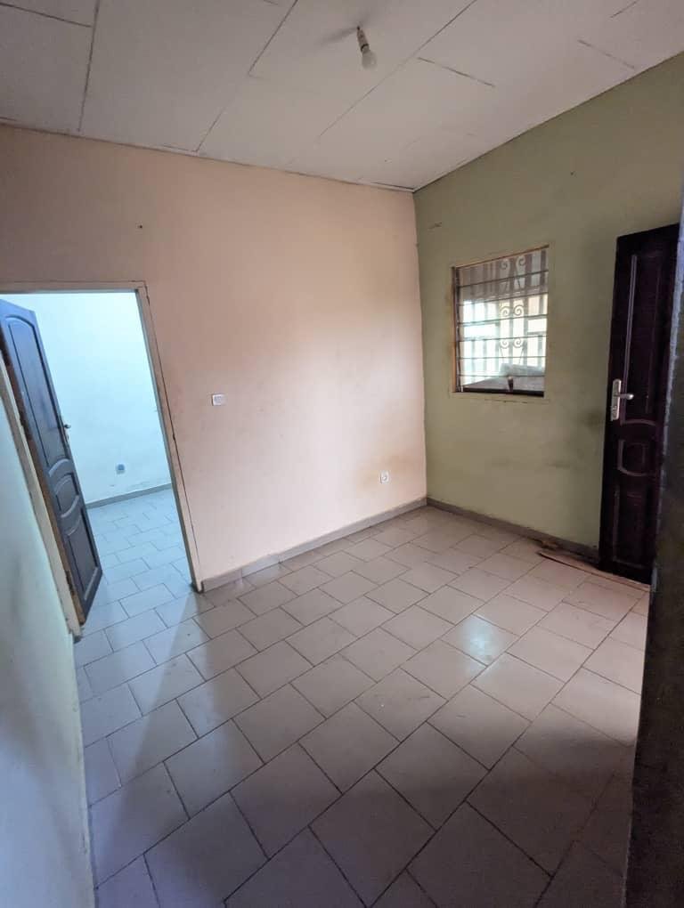 Studio moderne à louer, Etoudi, Yaoundé 