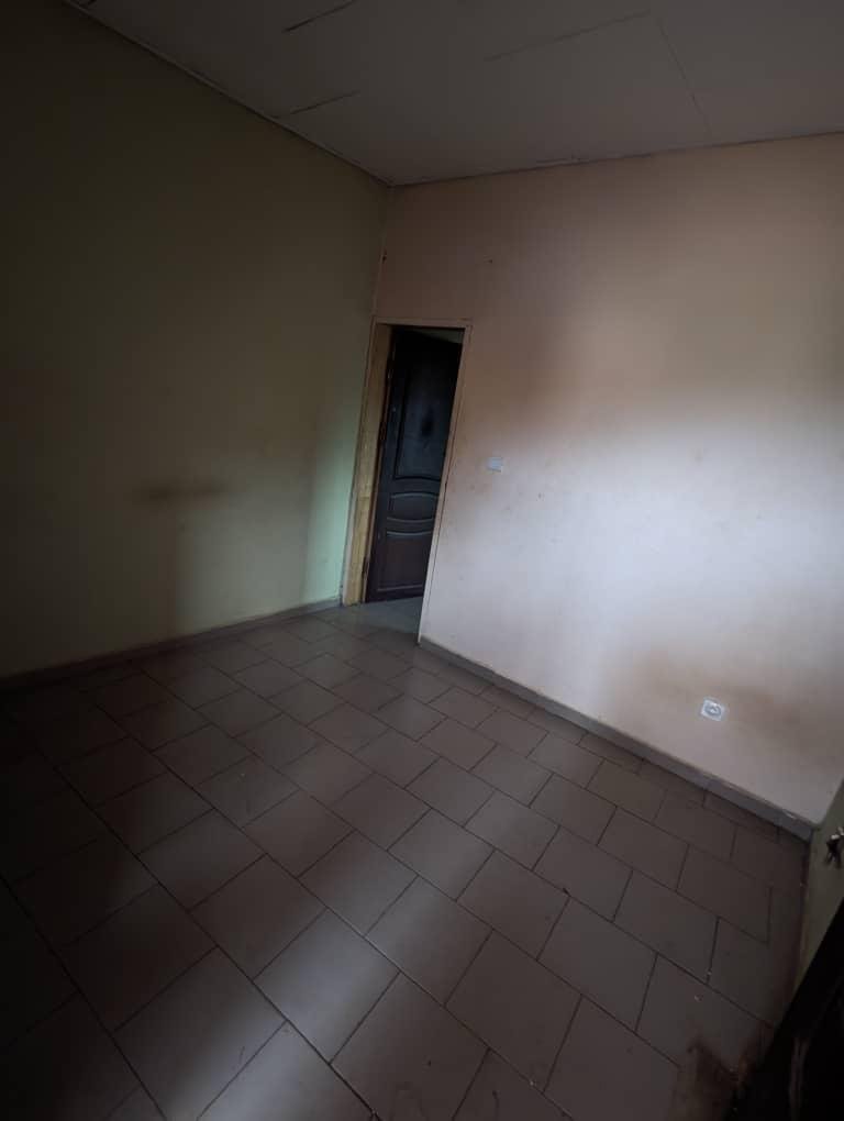 Studio moderne à louer, Etoudi, Yaoundé 
