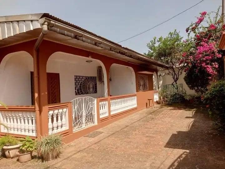 Villa à vendre, Awae escalier, Yaounde 