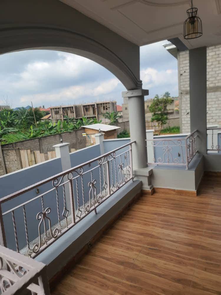 Duplex à Vendre, Odza, Yaounde 