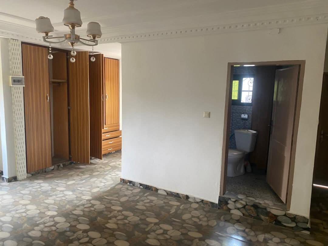 Immeuble à vendre, Makepe, Douala 