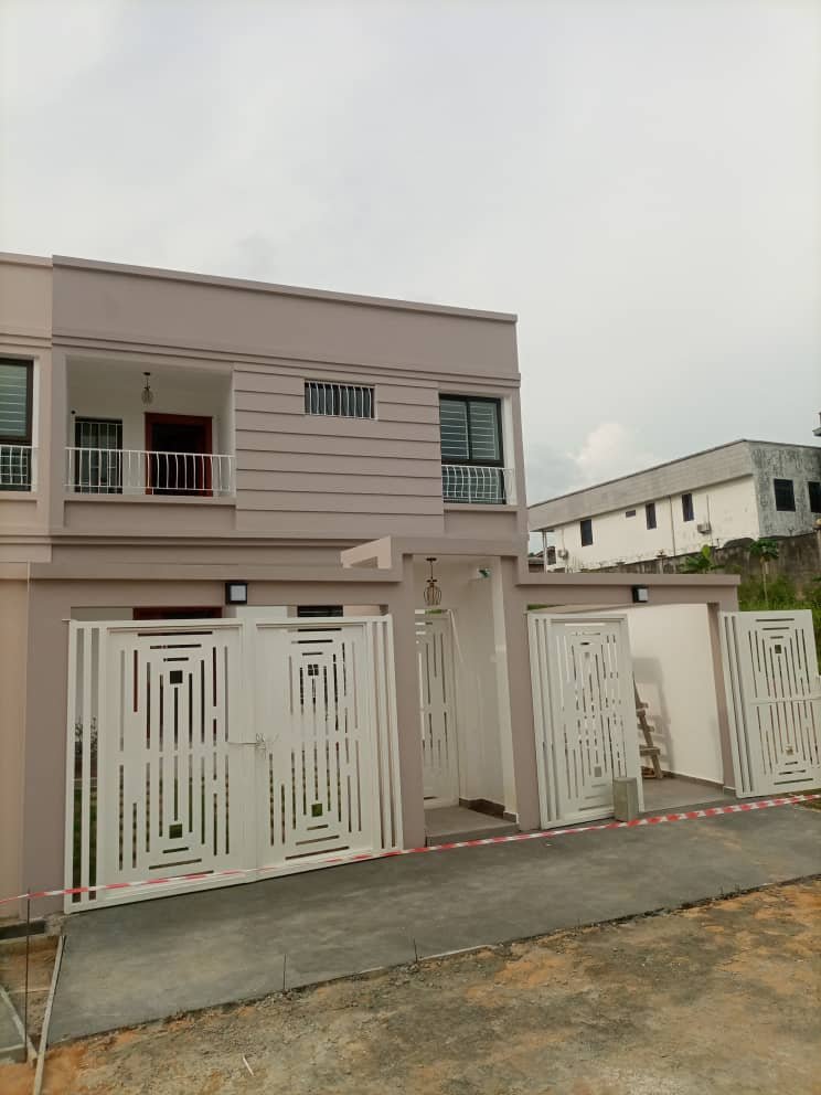 Duplex à vendre, cité Chirac, Douala 