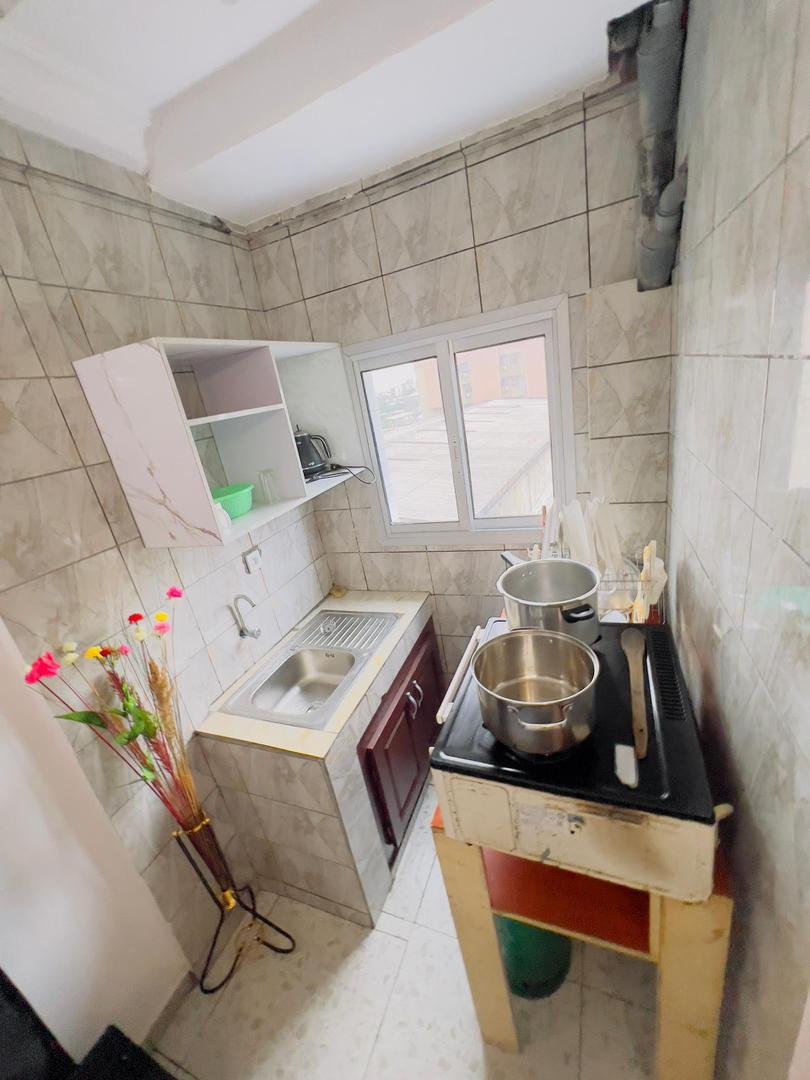 Chambre meublée à louer, Ndogbong, Douala 