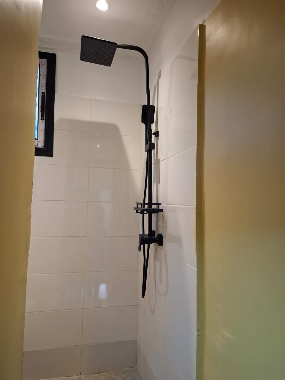 Studio meublé à louer, Obili, Yaoundé 