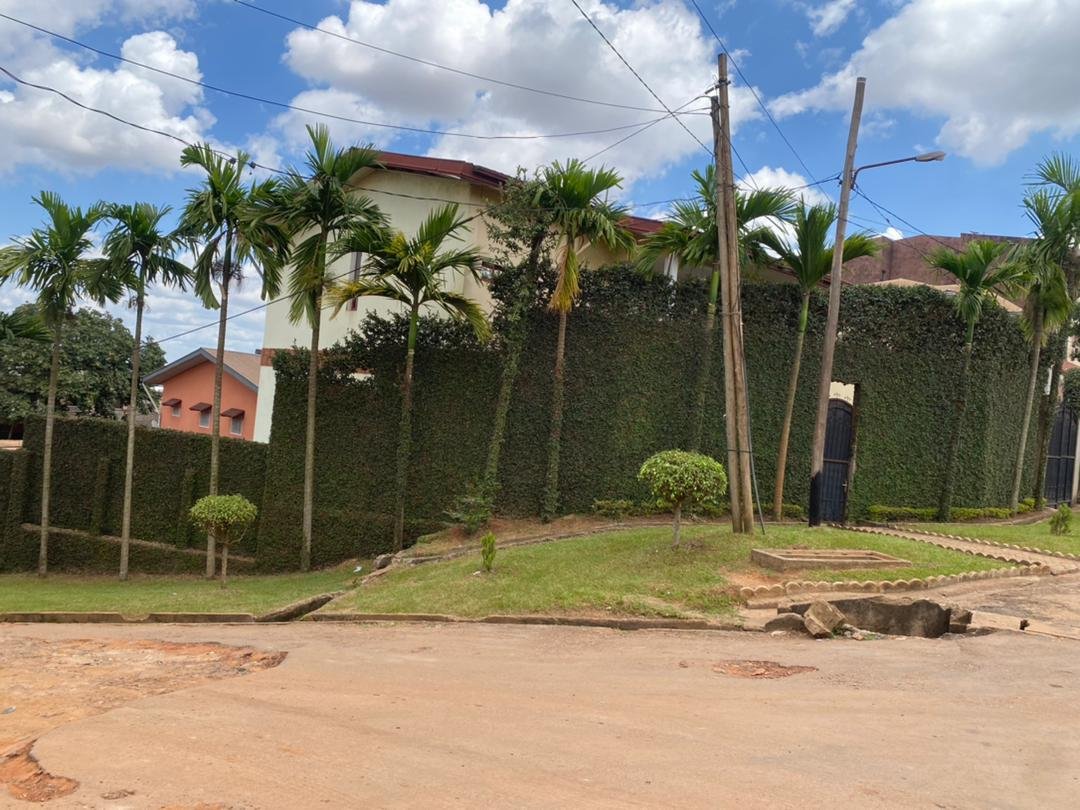 Immeuble à vendre, Omnisport, Yaoundé 