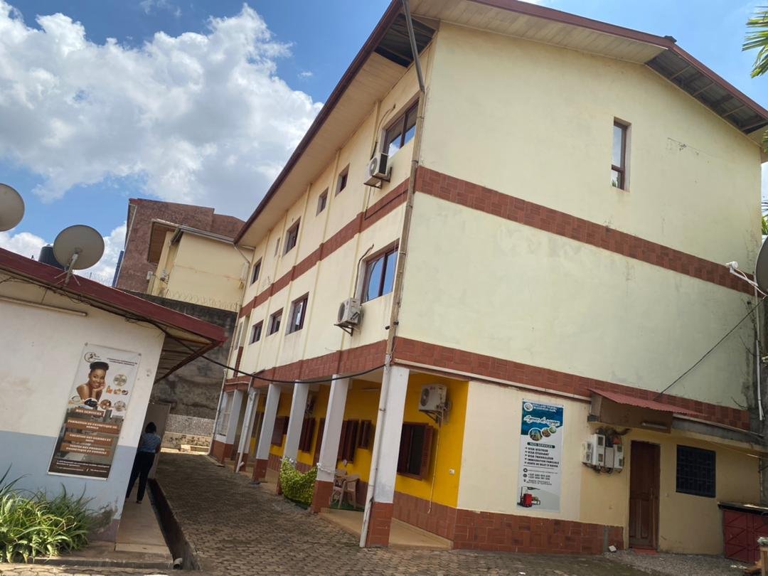 Immeuble à vendre, Omnisport, Yaoundé 