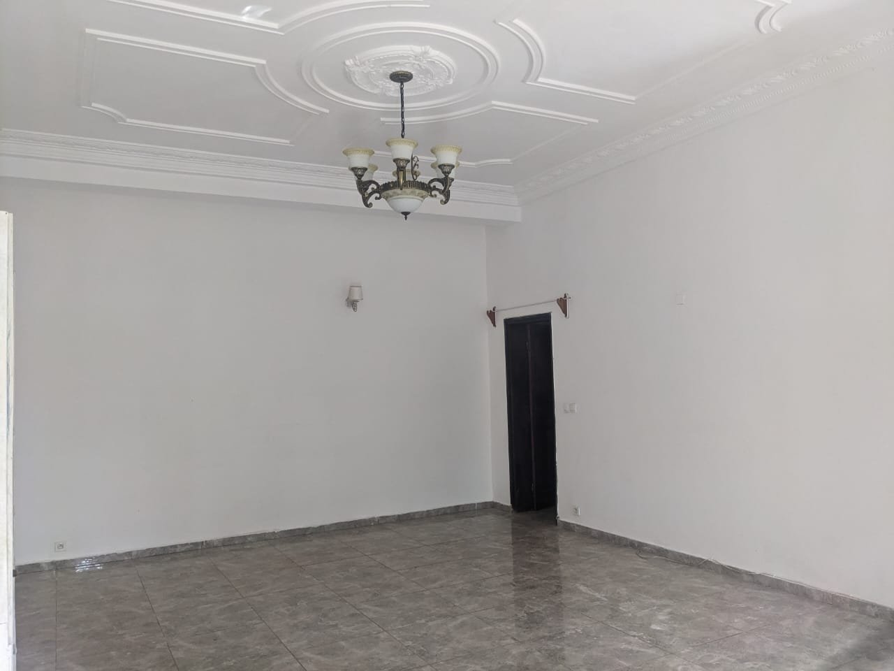 Villa à louer, Bastos, Yaoundé 