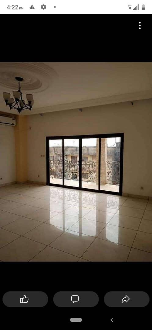 Appartement à louer, Ndogbong, Douala