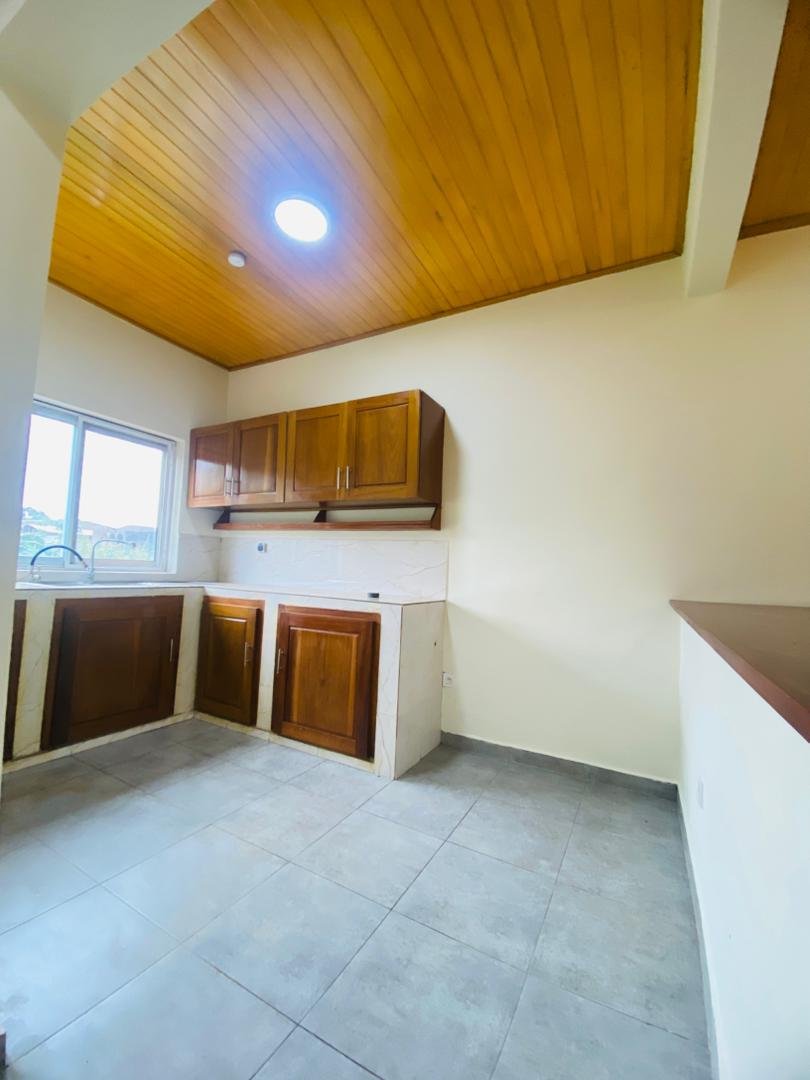 Appartement à louer, Odza, Yaoundé 