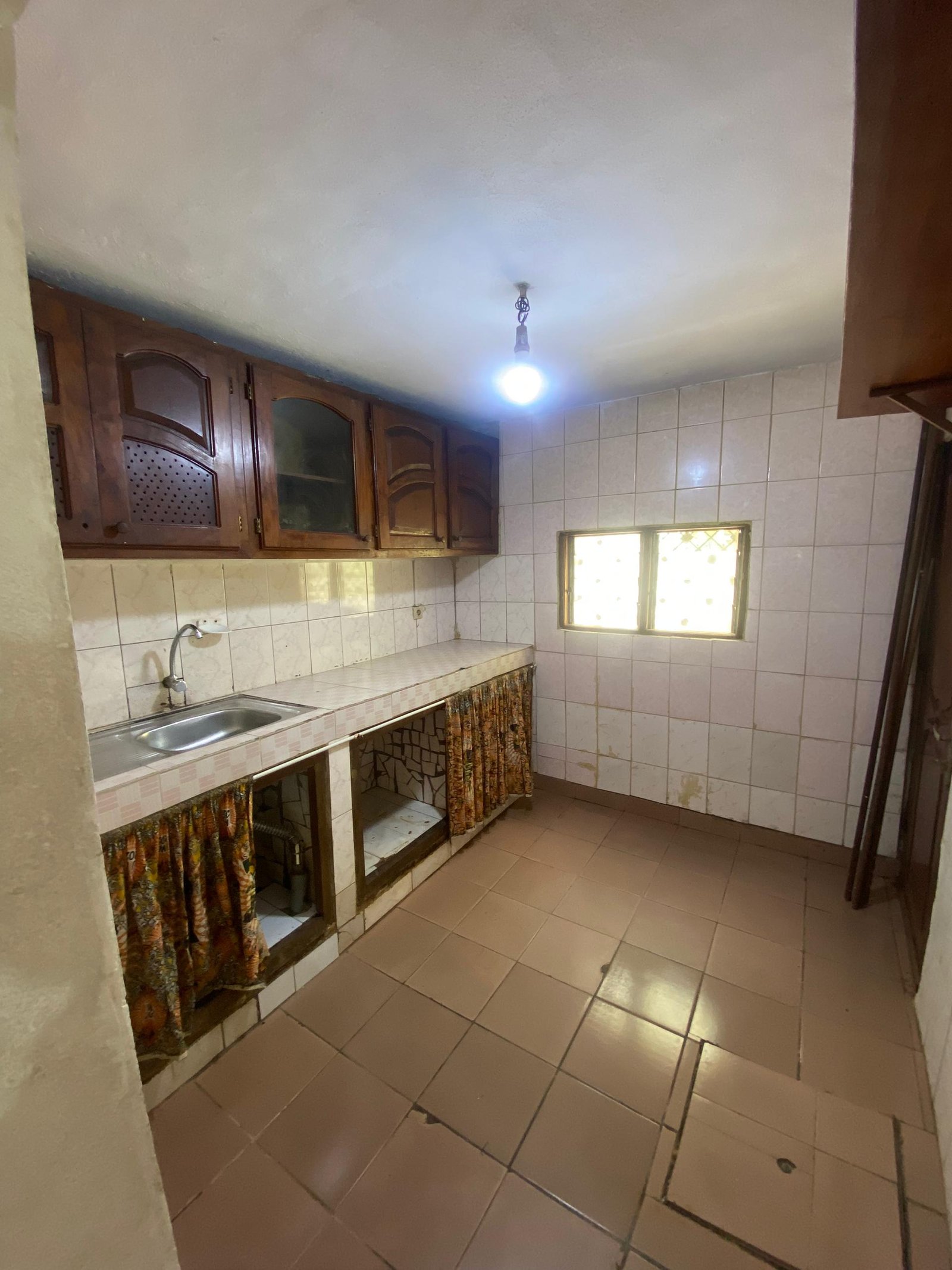 Duplex à Louer, Obili, Yaoundé  