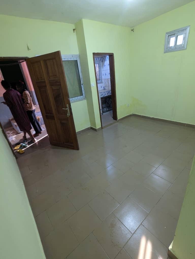 Studio à louer, Etoudi, Yaoundé 