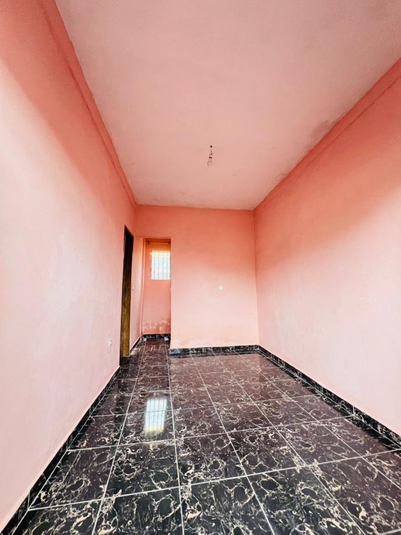 Chambre moderne à louer, Messassi, Yaoundé 